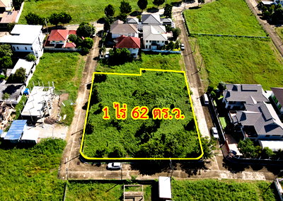 Land for sale Saphan Nonthaburi-Bang Bua Thong Road : Vacant Land for Sale – Chuan Chuen Flora Ville Project, Bang Khu Wat, Pathum Thani (1 Rai 62 Sq. Wah / 462 Sq. Wah)