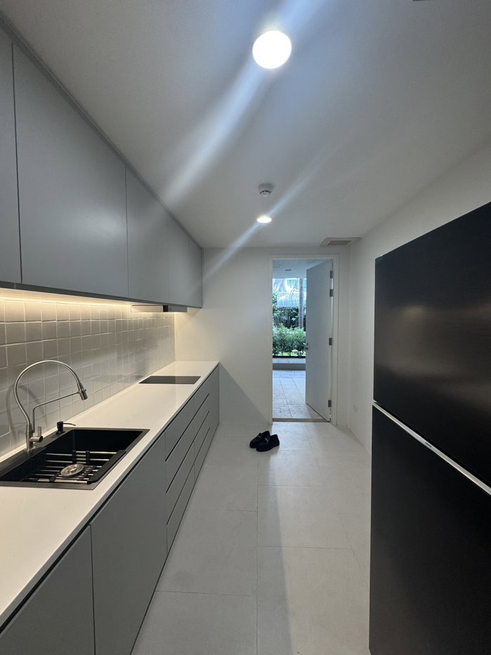 รูป 🏡 ขายด่วน! คอนโดสุดหรูย่านนราธิวาส 3 ห้องนอนใหญ่ 195 ตร.ม.
🔥 เพียง 65,000 บาท/เดือน ใกล้ BTS ช่องนนทรี สไตล์ Luxury Living! - รูปที่ 4/9