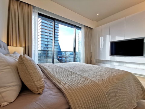 🏙️ Luxury 2-Bed Condo at Tela Thonglor - Prime Location, Unbeatable Value!
🔑 41.9M THB | 110 sqm | Steps from BTS Thong Los Hottest Lifestyle Scene