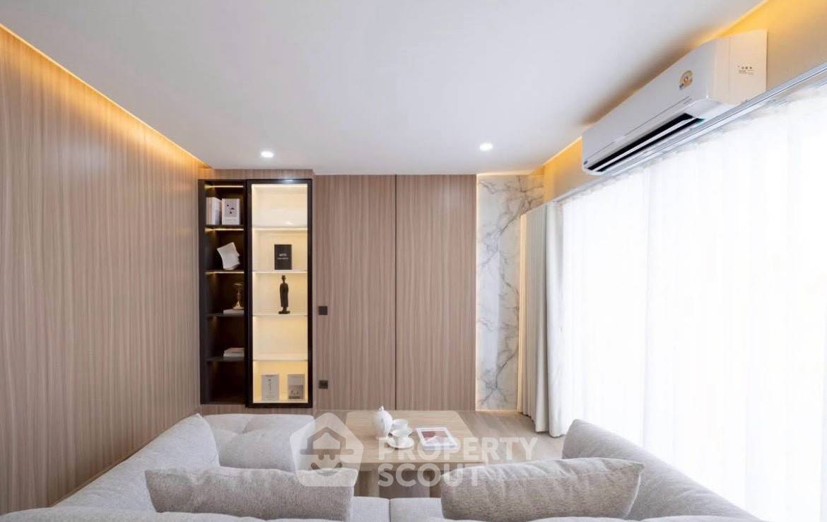picture 2-BR Condo at The Winning Tower near ARL Ramkhamhaeng (ID 3420810) - 3/18