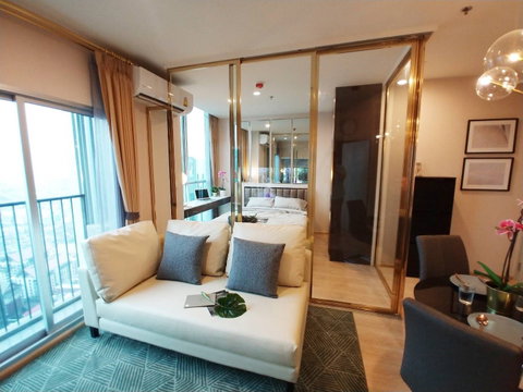🏢 Condo Gem in Heart of Bangkok 💎
Luxurious 2-Bed near Thai Cultural Center
