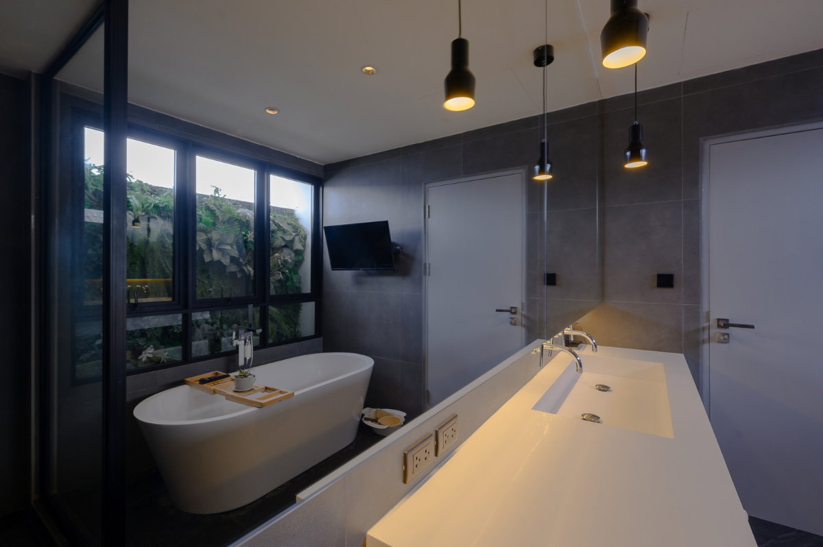 รูป 🏡✨ ขายทาวน์โฮมหรูหลังมุม SPACE ลาดพร้าว–เหม่งจ๋าย | รีโนเวทใหม่ทั้งหลัง Double Space สูง 6 เมตร พร้อม Home Office และ Music Studio - รูปที่ 11/18
