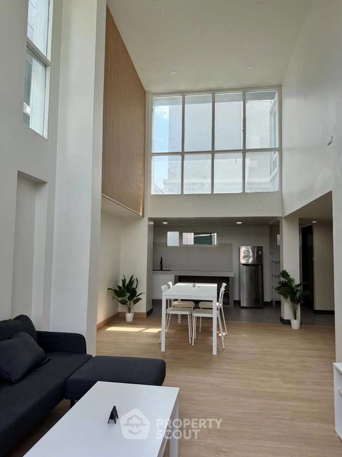 picture 3-BR Townhouse close to Sukhumvit (ID 3419054) - 2/18