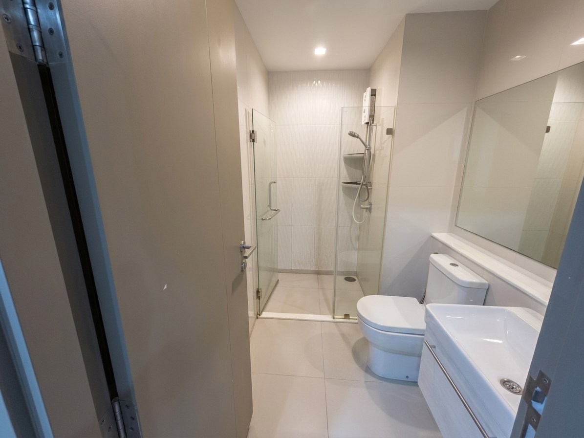 picture For Sale: Life Asoke Hype Condo, 1 Bed, Full Amenities! ðïļ - 4/5