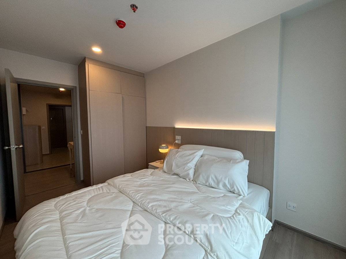 picture 27th-Floor 2-BR Condo At Aspire Sukhumvit-Rama 4 | BTS Phra Khanong (ID 3419726) - 2/9