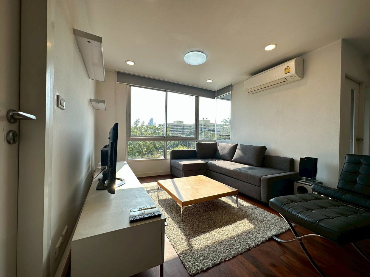 picture For Sale: Sathorn Plus On The Pond - Extra-Large 1-Bed, 53 sqm 🌊 - 3/7