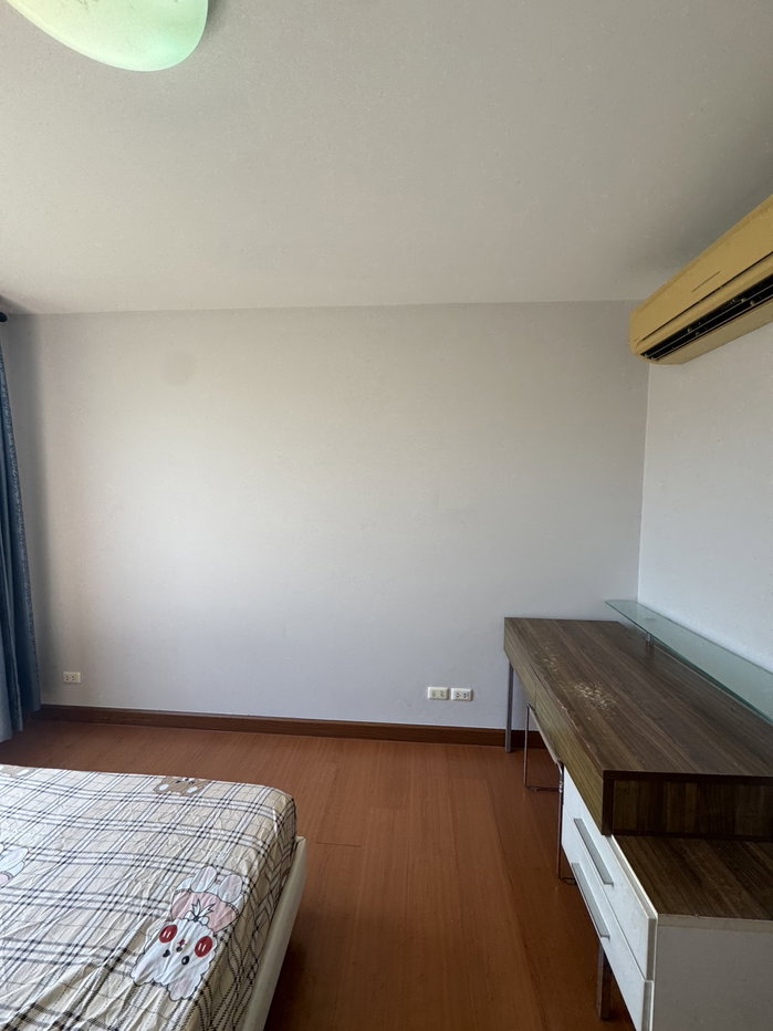 picture 58 sqm Unit for Sale at Sathorn Plus - On The Pond, Near MRT Khlong Toei 🌿 - 4/6