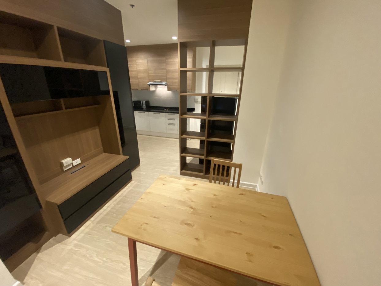 รูป พักผ่อนสุดหรูใจกลางกรุง! Condo 1 ห้องนอน 60.5 ตร.ม. ใกล้ BTS กรุงธนบุรี
เช่าเพียง 22,000 บาท/เดือน ที่ Baan Sathorn-Chaopraya – พร้อมสิ่งอำนวยความสะดวกครบครัน! - รูปที่ 5/8