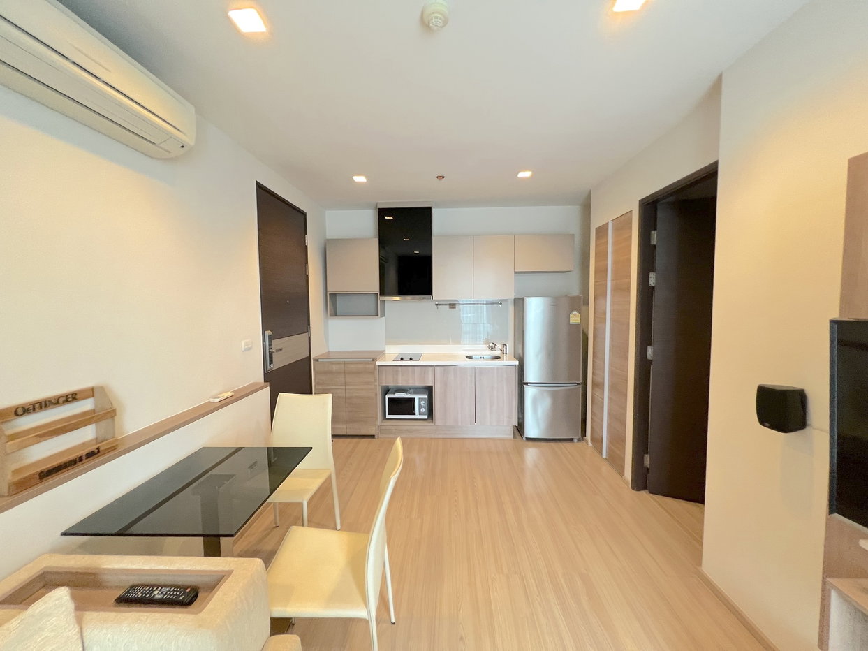 picture For Sale: RHYTHM Sathorn 1-Bed 38 sqm, Near BTS Saphan Taksin 🏙️ - 2/5