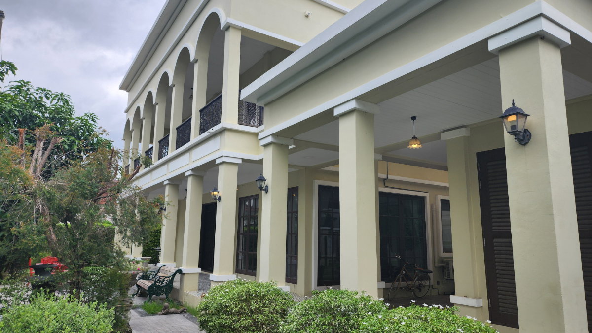 รูป ขายบ้านเดี่ยว Windmill บางนา | 6 ห้องนอน 480 ตร.ม. | ที่ดิน 156 ตร.ว. | จอด 8 คัน | 26 ล้านบาท - รูปที่ 1/22