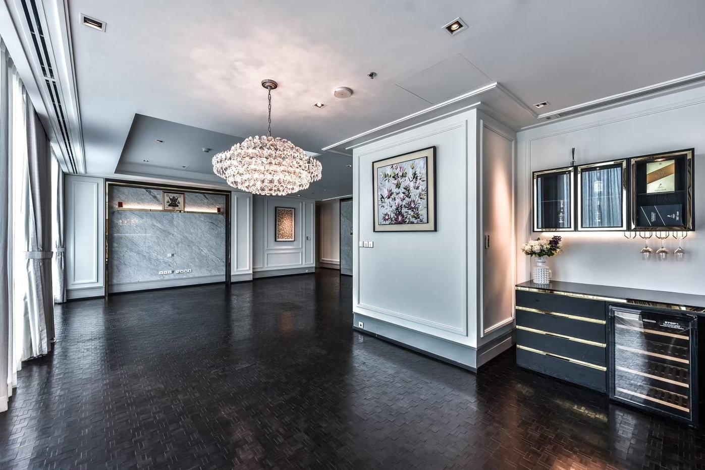 รูป Luxury 3BR Condo @ Ritz Carlton - 214 sqm, BTS Chong Nonsi 
ขาย 92 ล้าน ใจกลางเมือง พร้อมสิ่งอำนวยความสะดวกครบครัน! - รูปที่ 5/9