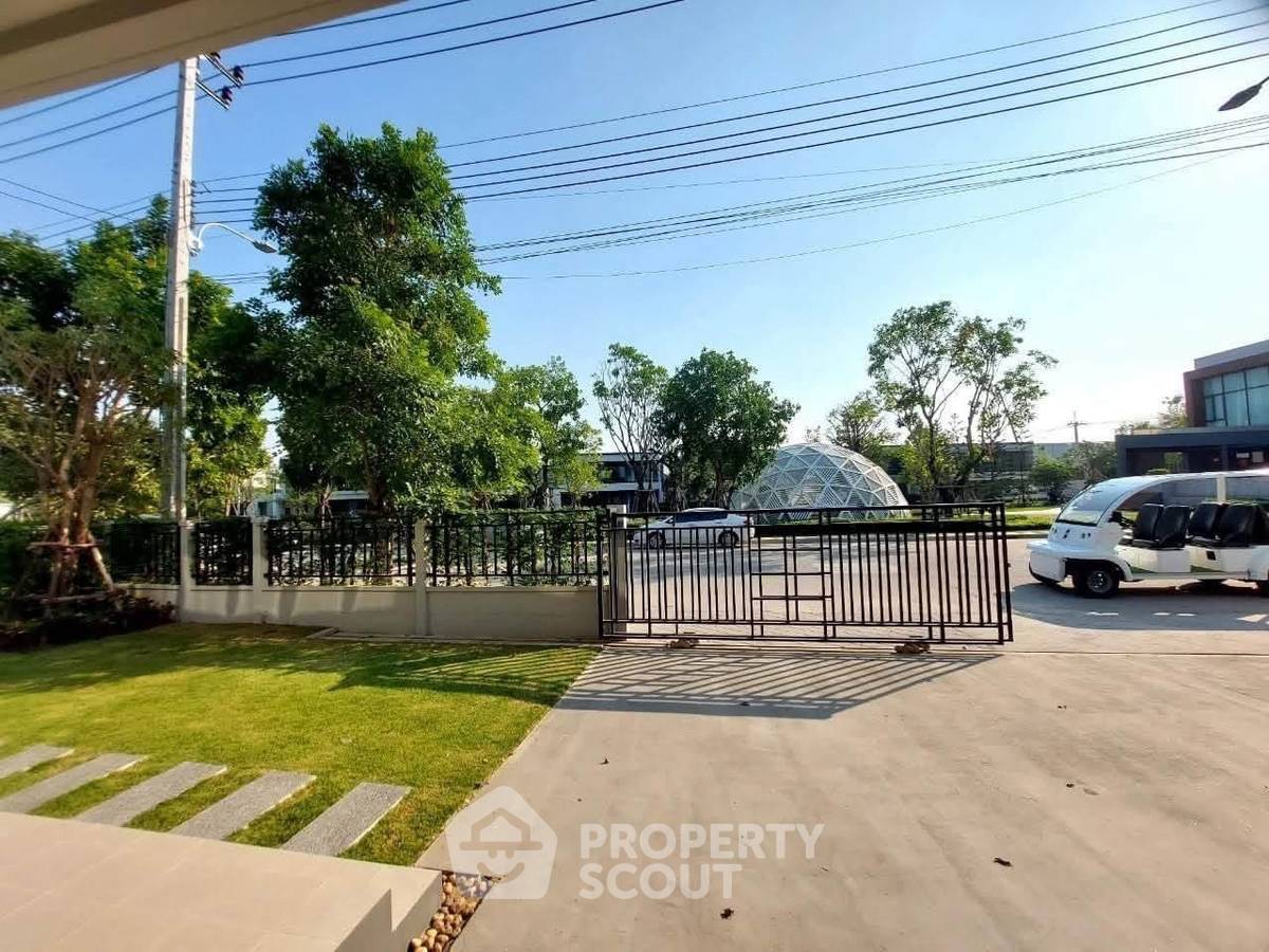 picture 4-BR 289 Sqm House At Centro Bangna, Bang Kaeo (ID 3420650) - 3/20