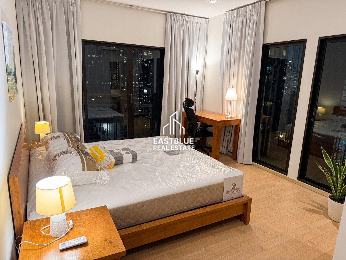picture For Sale: Noble Reveal Condo 💎 2 Beds, Renovated, Corner Unit near Ekkamai BTS! - 4/9