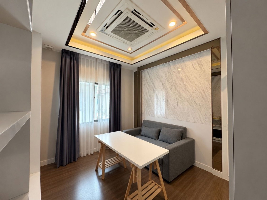 รูป บ้านมุมแปลงใหญ่! ตกแต่งใหม่ทั้งหลัง พร้อมอยู่!! ขายบ้านเดี่ยว สราญสิริ ศรีวารี 2 (Saransiri Srivaree 2) 69 ตร.ว. ใกล้สนามบินสุวรรณภูมิ | #TPI-3535 - รูปที่ 11/18