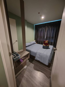 For Rent The Trust Condo @BTS Erawan Fully Furnished