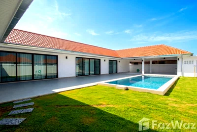 Houses for sale Hua Hin Prachaubkirikhan : Every Space a Stunner: 112sqm Villa with 3 Bedrooms! 1058080