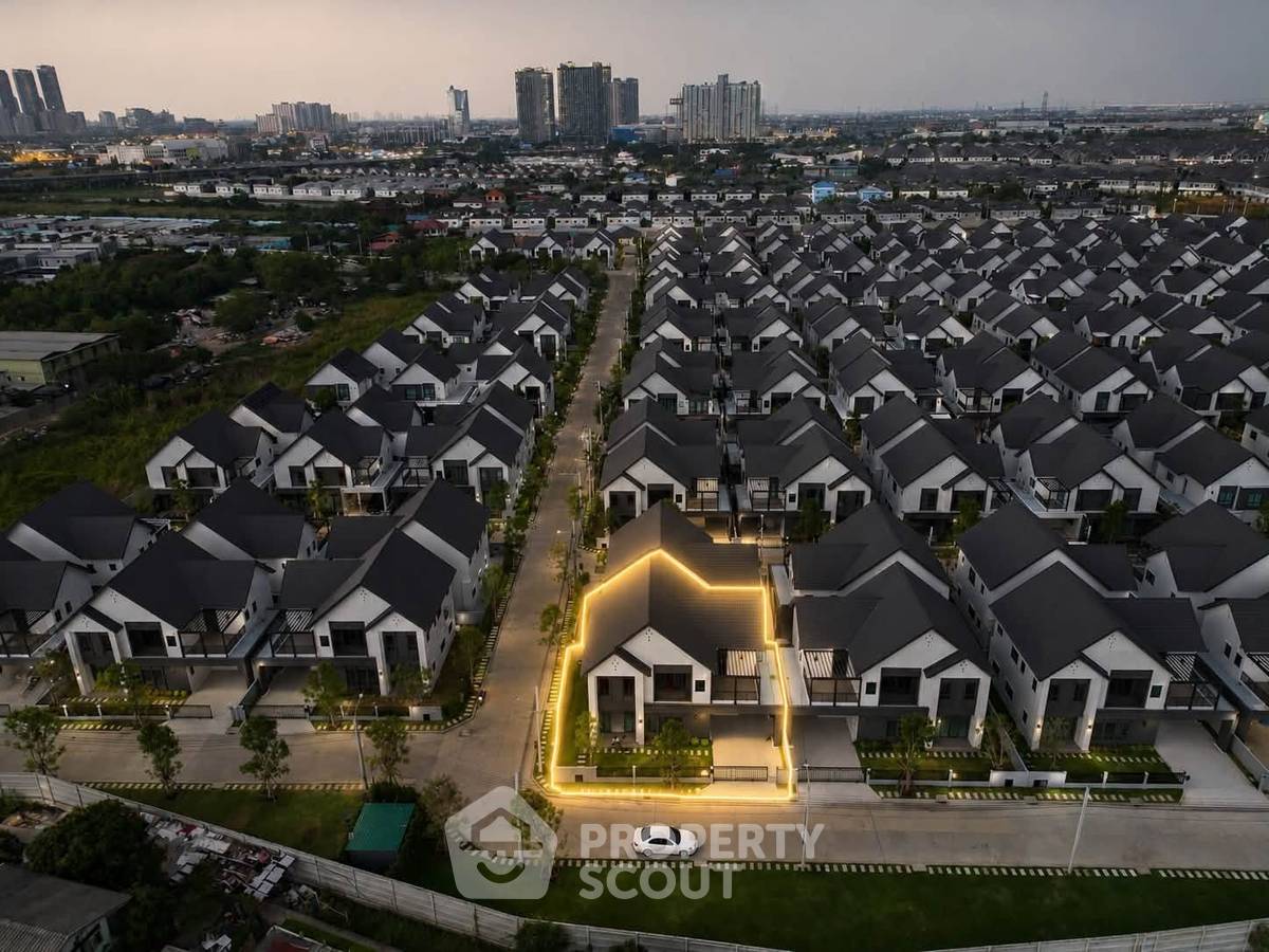 picture 4-BR 303 Sqm House In Centro Bangna Phase 2, Bang Phli (ID 3420671) - 21/21