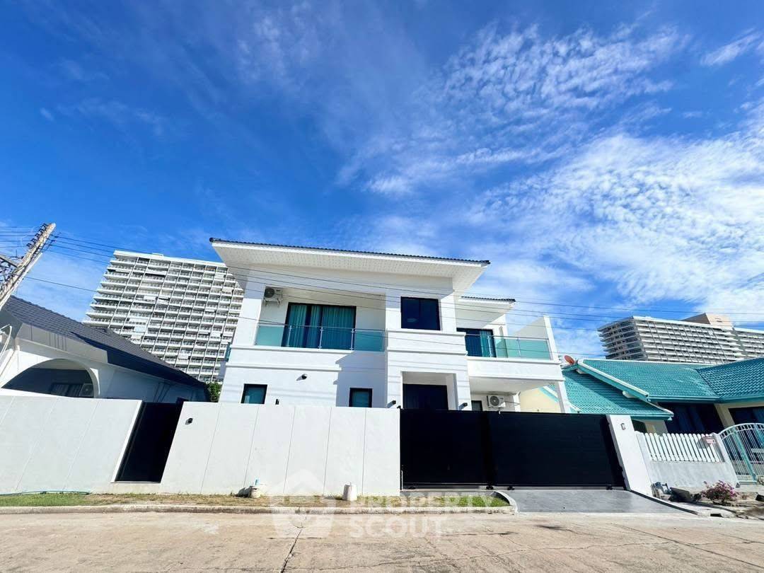 รูป คอนโด 5-ห้องนอน ที่ เดอะ แกรนด์ จอมเทียน พัทยา บีช ใกล้ หาดจอมเทียน (ID 3420262) - รูปที่ 2/21