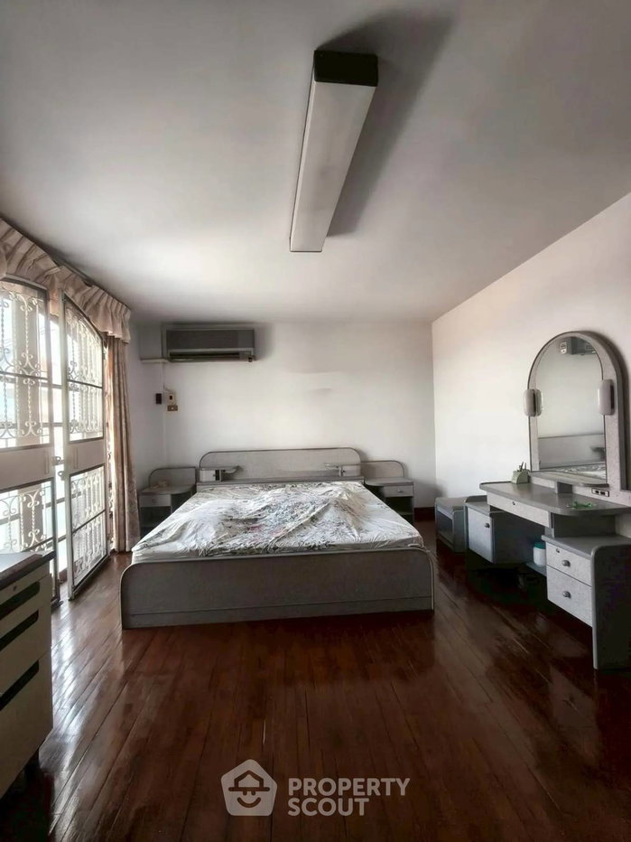 picture Pet-Friendly 4-BR Townhouse For Sale At Phanwadee Village (ID 3419227) - 5/9