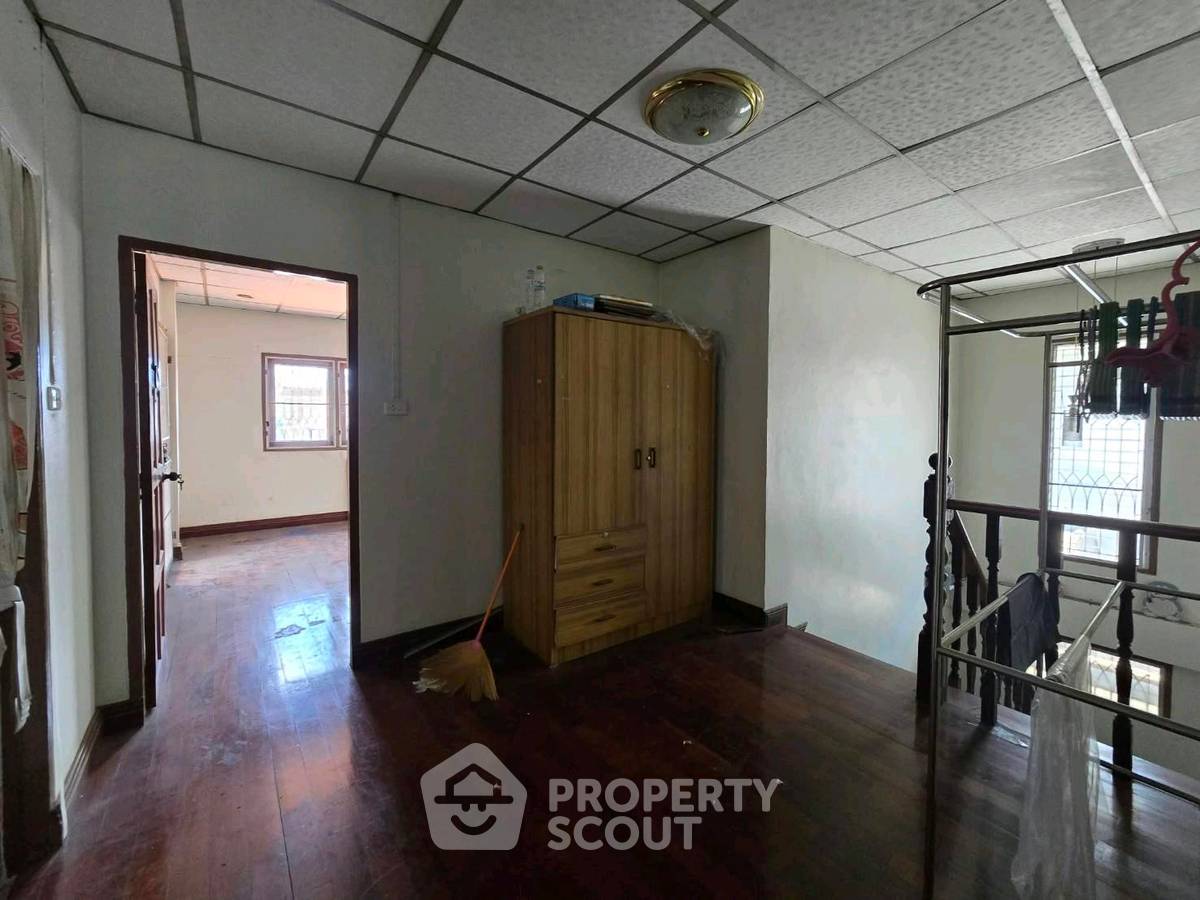 รูป บ้าน 4-ห้องนอน ใน นวลจันทร์ (ID 3421428) - รูปที่ 13/29
