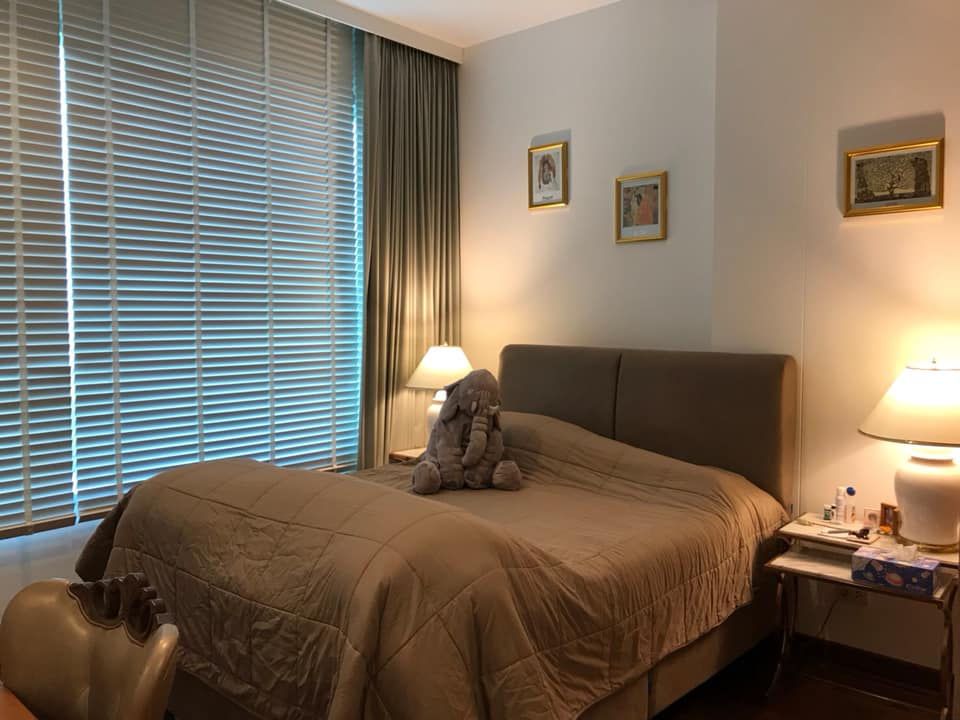 รูป หรูหราใจกลางราชดำริ! Condo 2 ห้องนอน วิวสวย พร้อมฟาซิลิตี้ครบ
เพียง 50 ล้าน ใกล้ BTS ราชดำริ – ชีวิตง่าย สะดวก ทุกความต้องการ! - รูปที่ 1/8