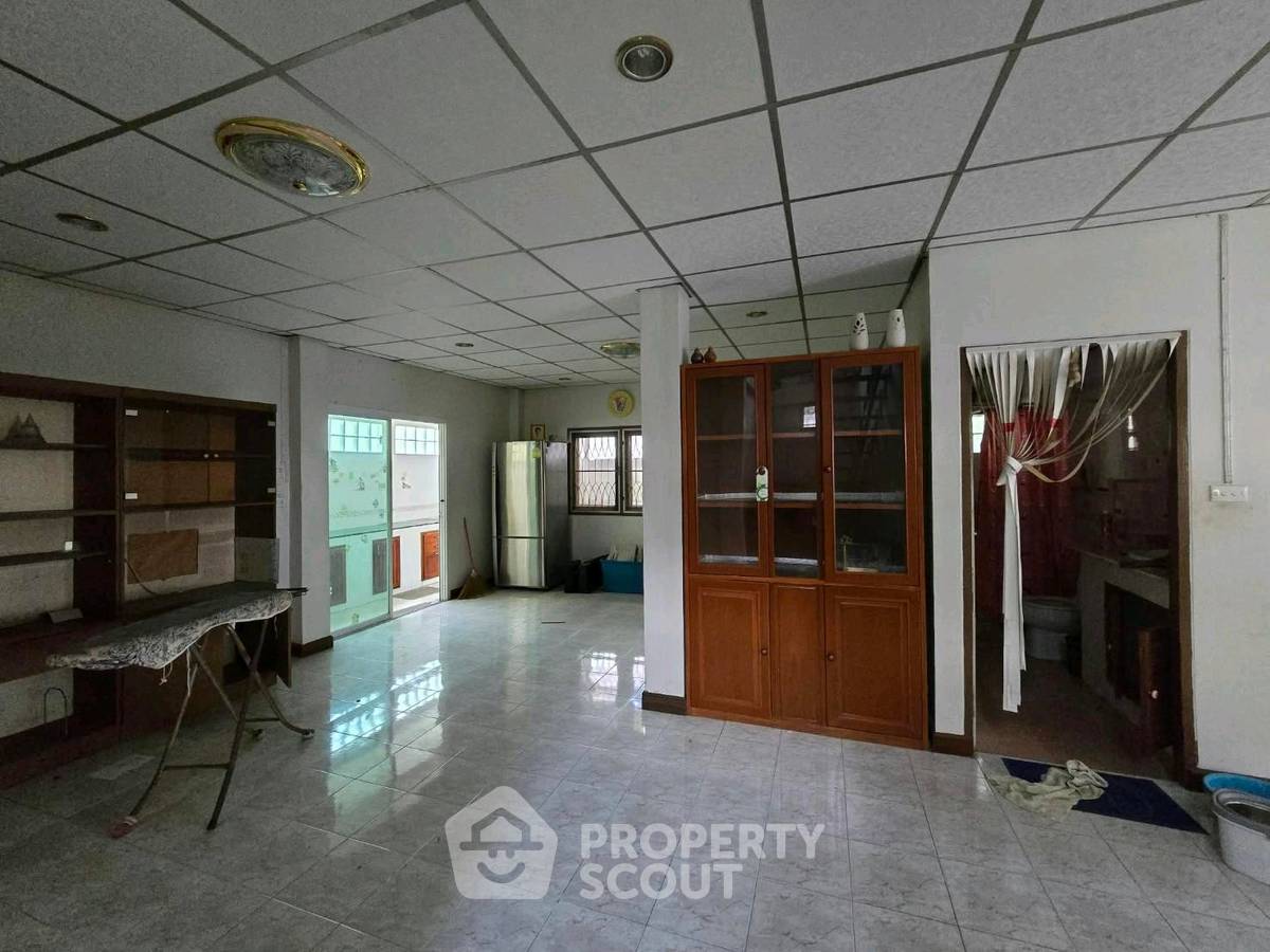 รูป บ้าน 4-ห้องนอน ใน นวลจันทร์ (ID 3421428) - รูปที่ 19/29