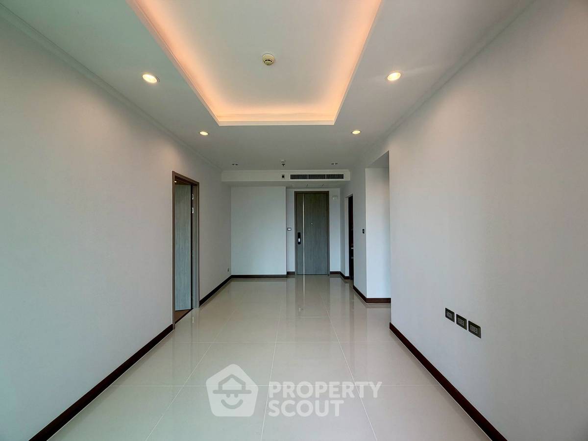 picture Pet-Friendly 2-BR Supalai Oriental Sukhumvit 39 Near MRT Phetchaburi (ID 2980410) - 3/8