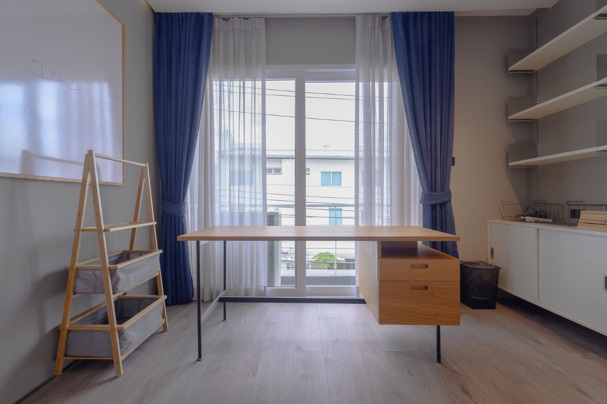 รูป 🏡✨ ขายทาวน์โฮมหรูหลังมุม SPACE ลาดพร้าว–เหม่งจ๋าย | รีโนเวทใหม่ทั้งหลัง Double Space สูง 6 เมตร พร้อม Home Office และ Music Studio - รูปที่ 10/18