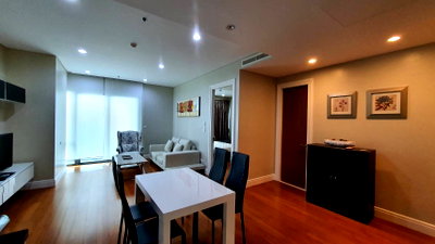 Condos for sale : Close to BTS Phrom Phong! Bright 24, 1 bedroom, 67 sq.m. Special price 10.45 million.
Answers the needs of urban life, close to famous malls, freedom in every journey!