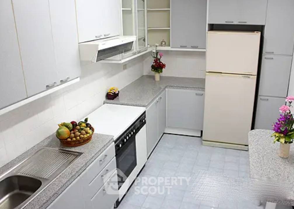 picture 2-BR Condo at Four Wings Mansion near BTS Nana (ID 1930571) - 4/10