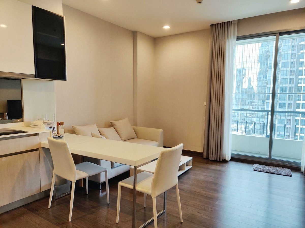 รูป 🔑 ด่วน! คอนโดหรู Q Asoke ใจกลางเมือง เริ่มเพียง 25,000 บาท/เดือน

🏙️ ใกล้ MRT เพชรบุรี สบายชีวิต จัดเต็มทุกฟังก์ชั่น! - รูปที่ 1/8