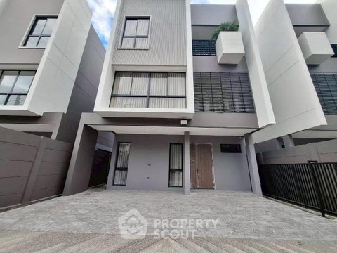 3-BR House in Khlong Chaokhun Sing (ID 3420646)