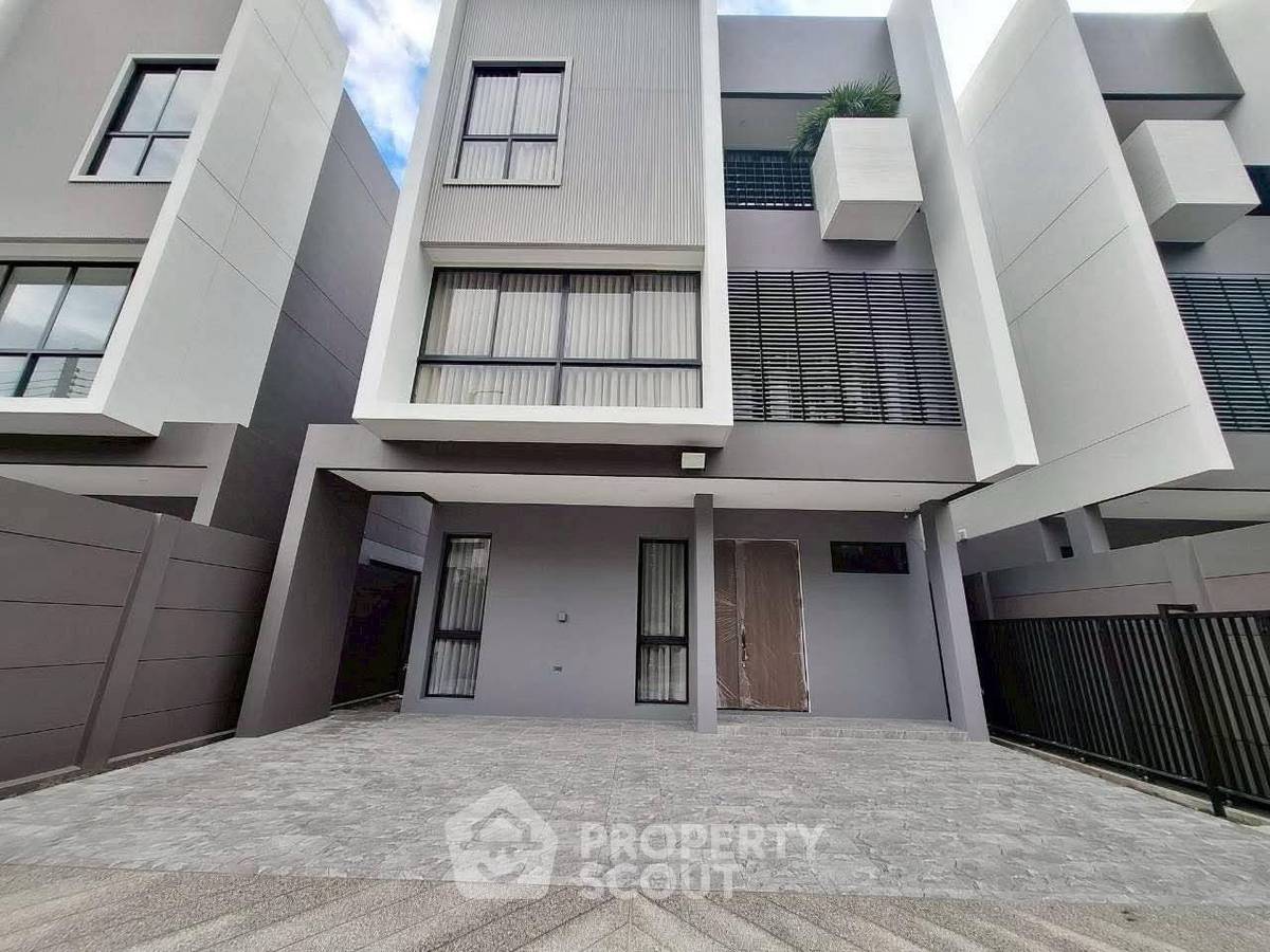 picture 3-BR House in Khlong Chaokhun Sing (ID 3420646) - 1/18