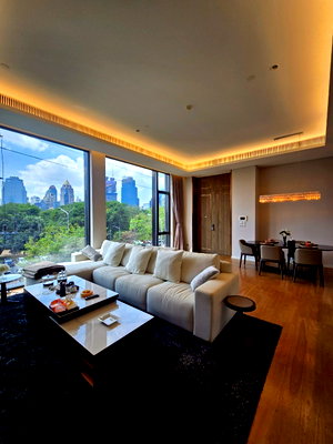 Condos for rent : +++Urgent rent++ Sindhorn Lumpini** 3 bedrooms, size 230 sq m, fully furnished, ready to move in.