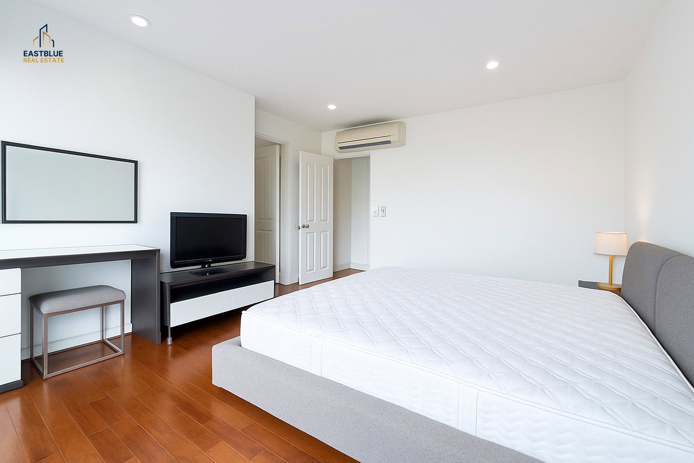 รูป คอนโดหรู 2 ห้องนอน ใจกลางพร้อมพงษ์ ขนาดใหญ่ 88 ตร.ม. ราคาพิเศษ!
Baan Siri 31 ใกล้ BTS/MRT พร้อมสิ่งอำนวยความสะดวกครบครัน! - รูปที่ 7/9