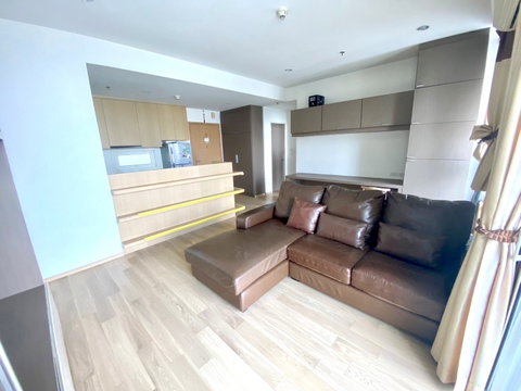 For Sale: Stunning 2-Bed Condo at Villa Rachatewi near BTS Ratchathewi! 🌟