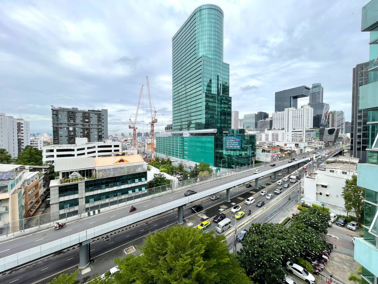 รูป 🏙️ Exclusive Condo Gem at Supalai Park Asoke-Ratchada! 💎 1-Bed, 48 sqm, 3,190,000 THB - รูปที่ 9/9
