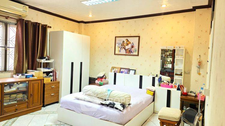 picture 4-BR 200 Sqm House At Narisa Thonburirom Village (ID 3421872) - 3/16