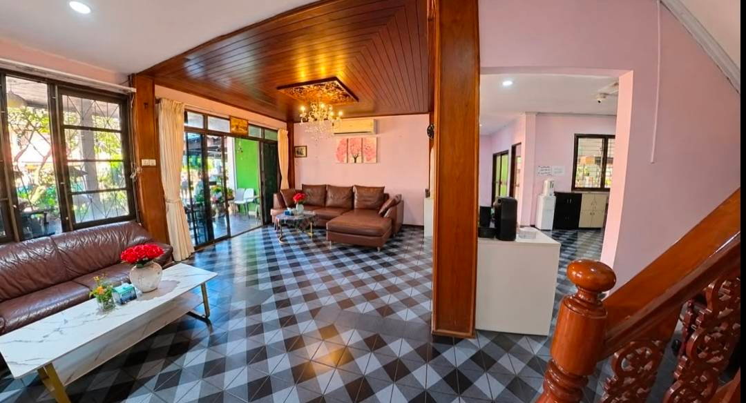 รูป ขายบ้านหลังใหญ่ 2 ชั้น แปลงมุม ในเมืองเชียงใหม่ หมู่บ้านเชียงใหม่วิลล่า 2 | ถนนมหิดล เชียงใหม่ | ใกล้สนามบินเชียงใหม่ (H607) T.0946511456 - รูปที่ 5/13
