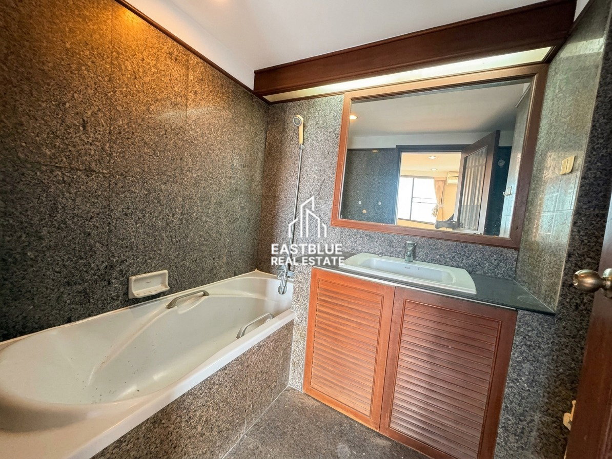 picture For Sale: Supalai Place Sukhumvit 39 Condo near BTS Phrom Phong - 8/9
