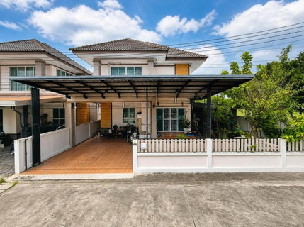 Semi-detached house for sale, corner unit, located in The Grand Bangsaen Village, Chonburi great location and a pleasant place to live.