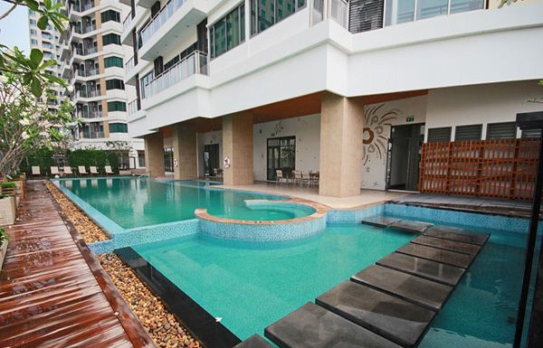 picture 🏢 Bright 24: Stunning 1-Bed Condo at ฿9.4M, Walk to BTS! - 4/5
