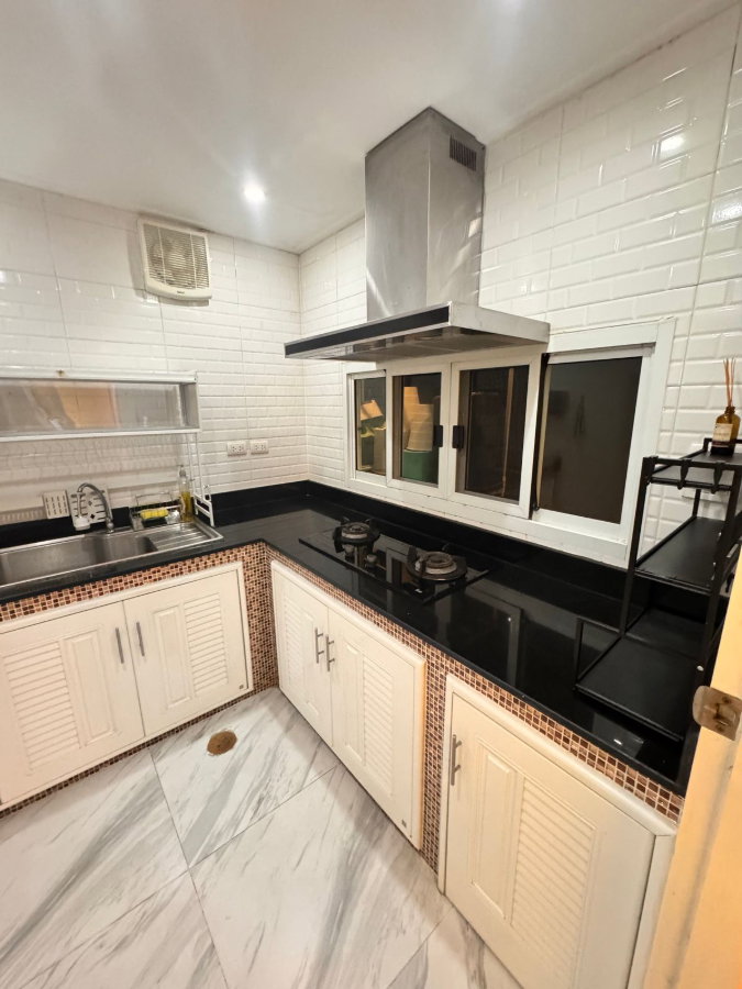 รูป 🏡🔥 ขายด่วน! ทาวน์โฮมหรู SPACE ลาดพร้าว–เหม่งจ๋าย ตกแต่งสวย เฟอร์นิเจอร์ครบ พร้อมเข้าอยู่ ทำเลใกล้เลียบด่วนรามอินทรา - รูปที่ 11/16