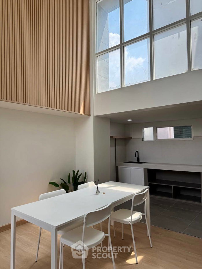 picture 3-BR Townhouse close to Sukhumvit (ID 3419054) - 4/18