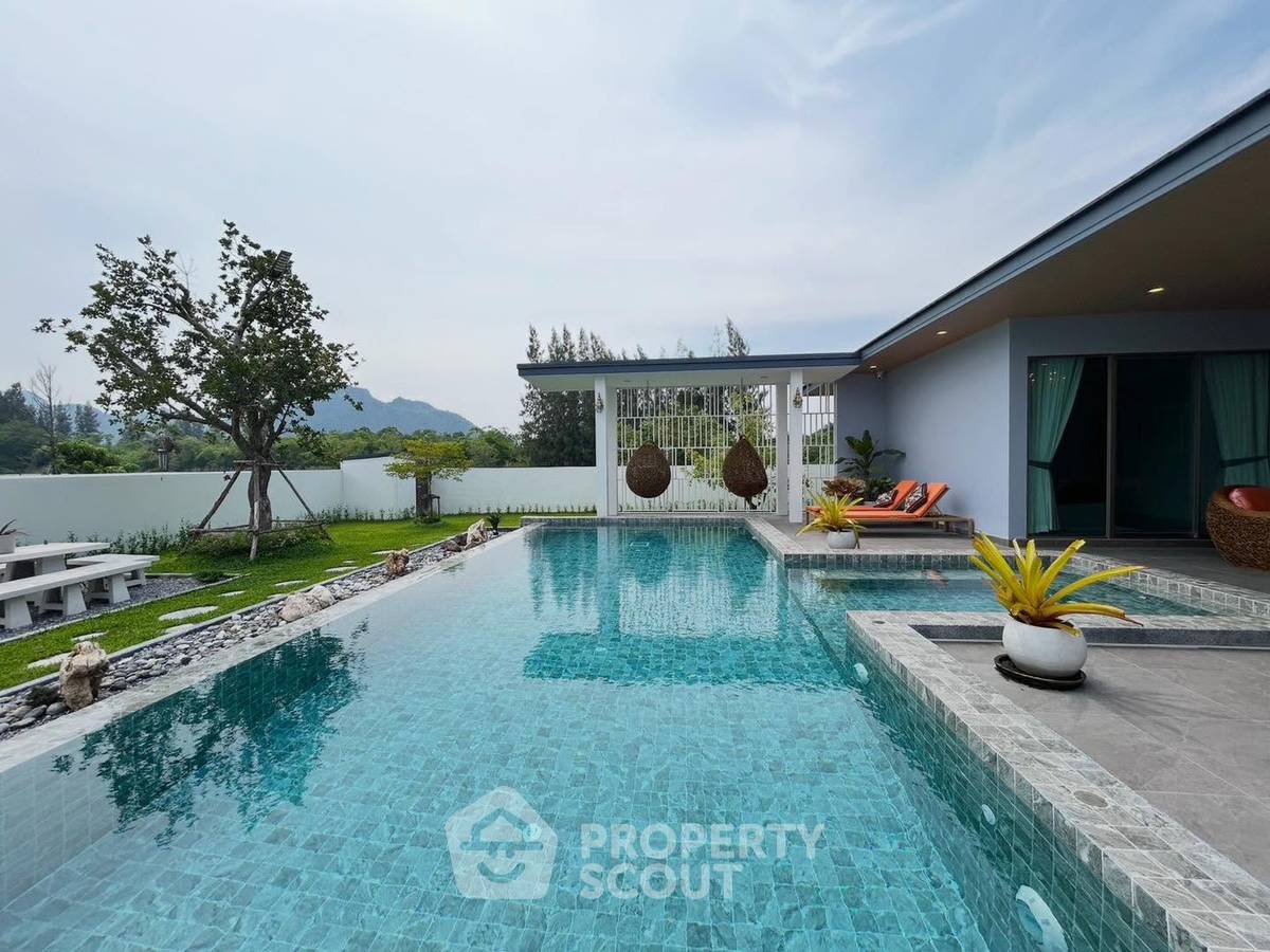 รูป วิลล่า 4 ห้องนอน พร้อมสระส่วนตัว โครงการ Pool Villa In Cha Am ใกล้หาดน่ายาง (ID 3066251) - รูปที่ 1/18