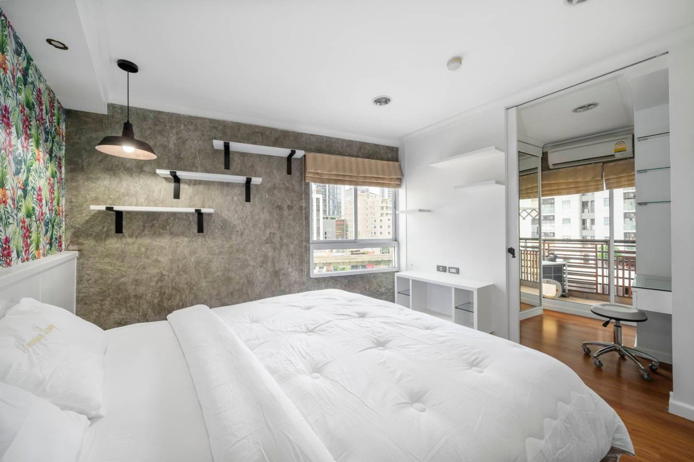 รูป คอนโด Lumpini Suite สุขุมวิท 41 ขนาด 69 ตรม. ใกล้ BTS พร้อมพงษ์
ราคาเพียง 6.9 ล้าน วิวสวย ใกล้เอ็มโพเรียม-เอมควอเทียร์! - รูปที่ 7/8