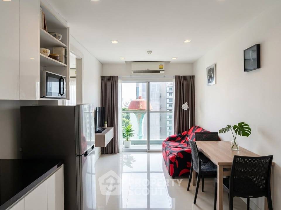 picture 2-BR Condo At Long Beach Condo In Baan Amphur For Sale (ID 3420933) - 2/10