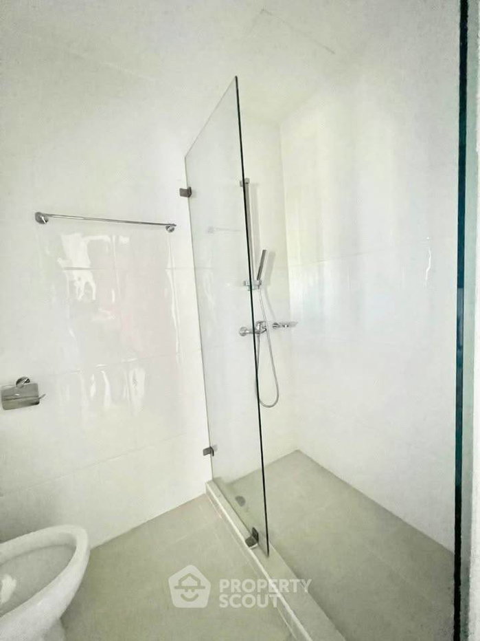 picture Spacious 2-BR 100 Sqm Condo At The Spirit Srinakarin (ID 3421032) - 10/10
