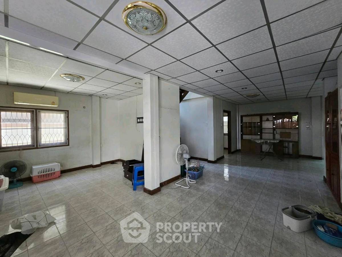 รูป บ้าน 4-ห้องนอน ใน นวลจันทร์ (ID 3421428) - รูปที่ 28/29