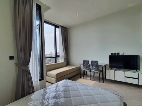 P-139079 For Rent: Chapter Charoennakhon-Riverside Pool View